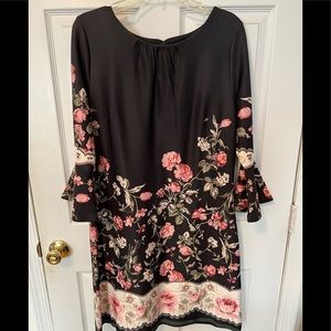 Floral bell sleeve dress